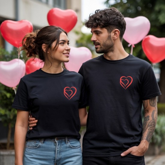 Комплект от две тениски за двойки с щампа Our Hearts Together Комплект от две тениски за двойки с щампа Our Hearts Together